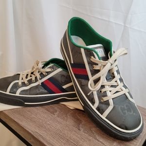 Gucci shoes. Tennis 1977 version. Size 9 men's. Grey
